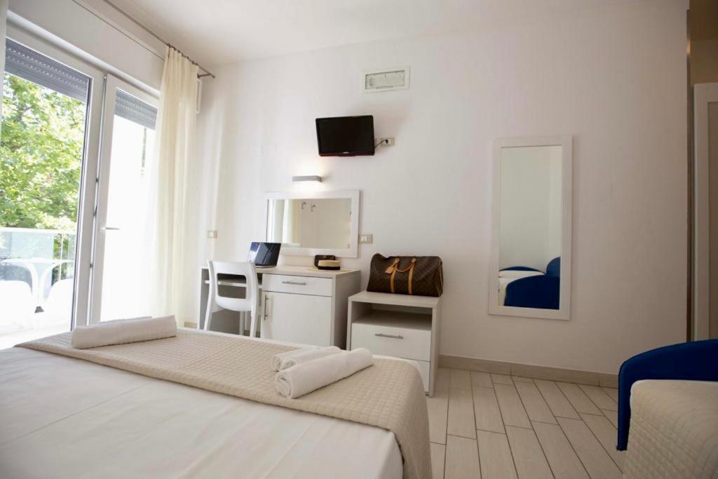 Hotel Elite Cervia Buitenkant foto