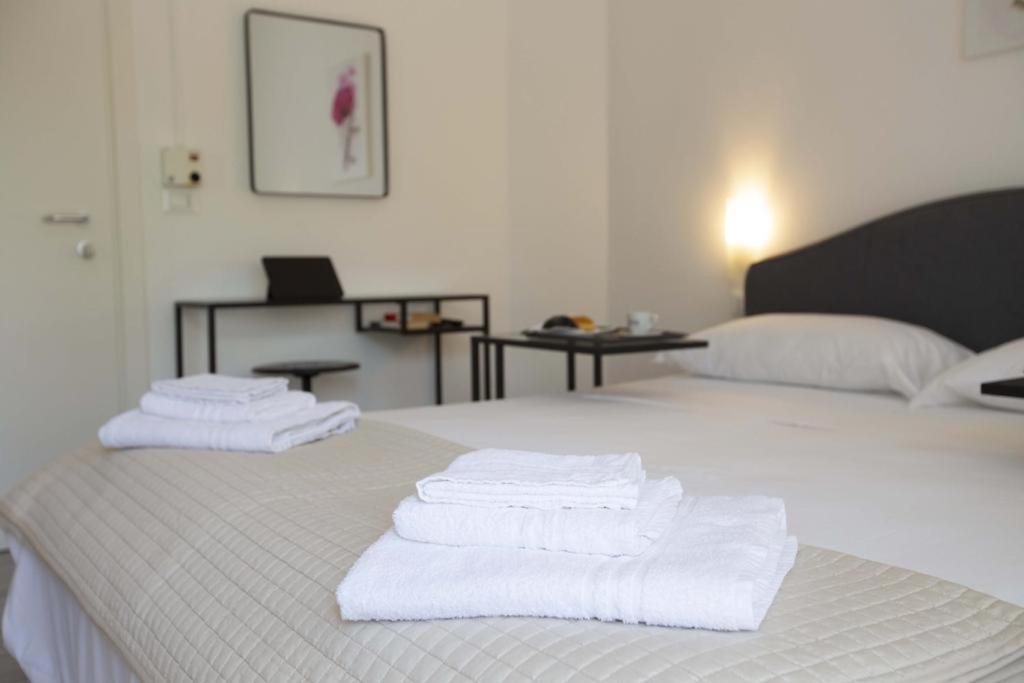 Hotel Elite Cervia Buitenkant foto