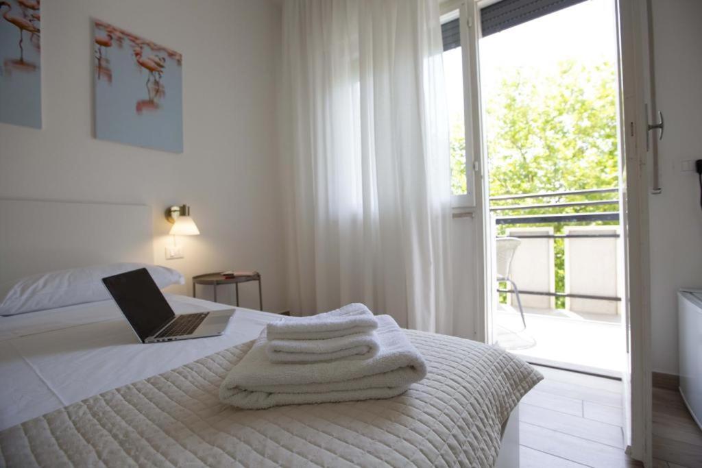 Hotel Elite Cervia Buitenkant foto