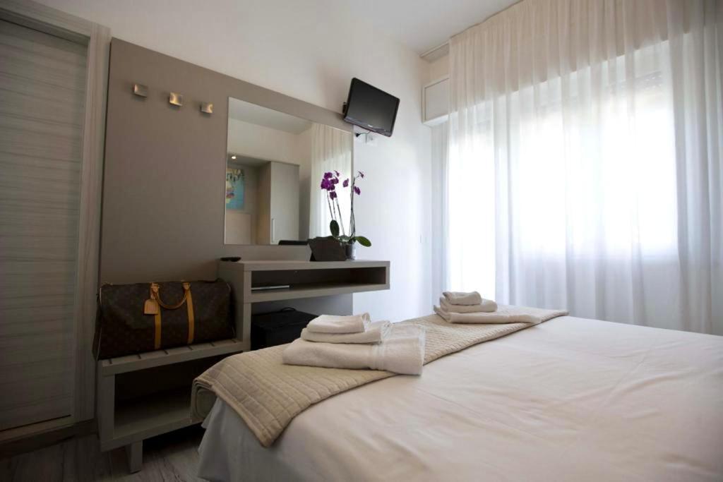 Hotel Elite Cervia Buitenkant foto