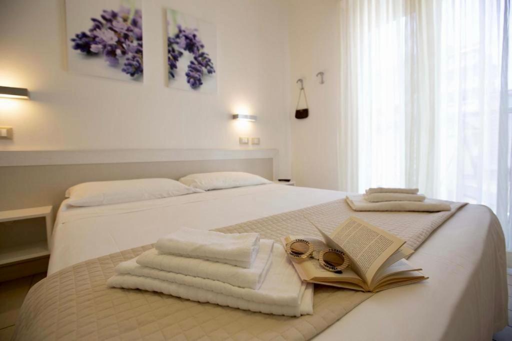 Hotel Elite Cervia Buitenkant foto